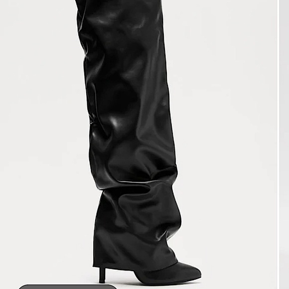 Shoes - Chic Black Leather Knee-High Boots 🖤🖤🖤